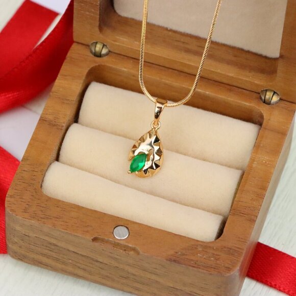 "Teardrop Leaf Pendant with Marquise Green Stone in Gold Finish, XPPT1726 - Picture 5 of 13